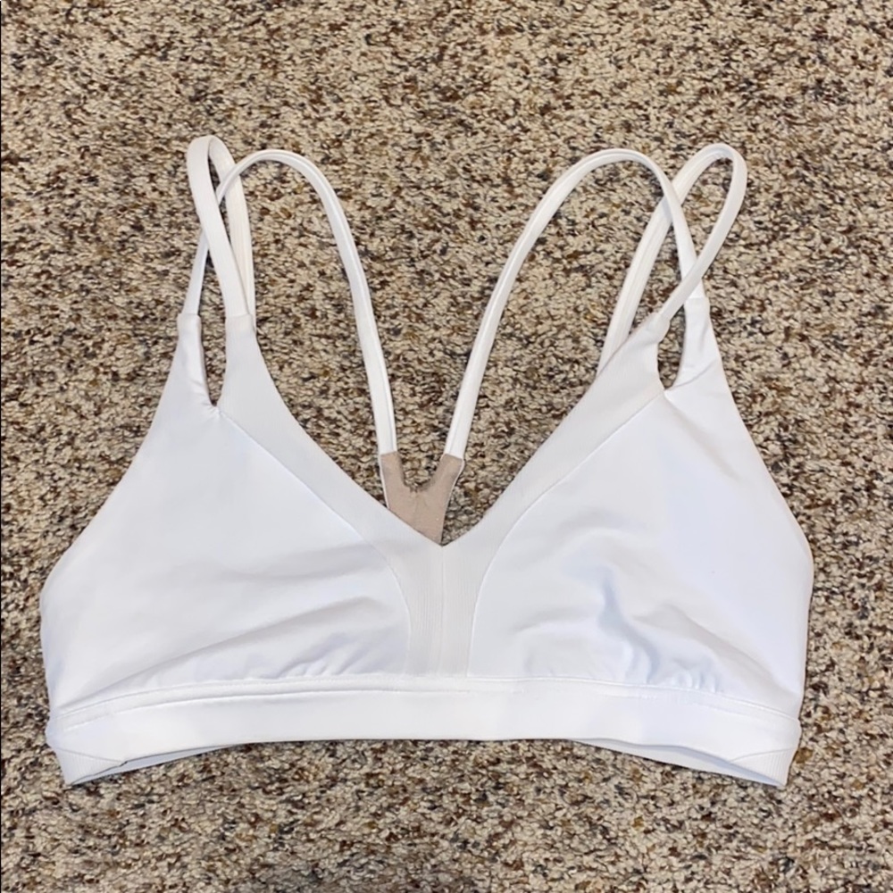Lululemon women’s sports bra